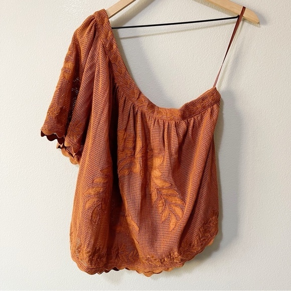 By Anthropologie One-Shoulder Short Sleeve Lace Top Cedar Rust Size Small NEW - Picture 4 of 10